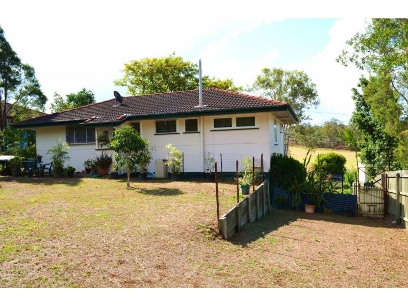 10 Flinders Drive, Leichhardt QLD 4305