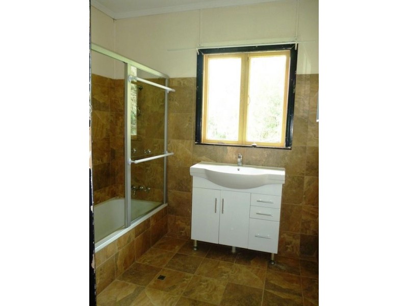 5 Chamberlain Street, Sadliers Crossing QLD 4305