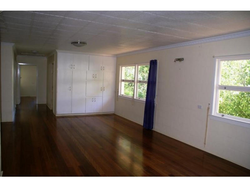 2a Chamberlain Street, Sadliers Crossing QLD 4305