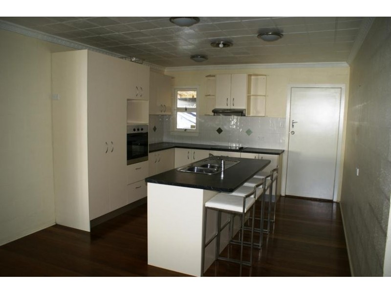 2a Chamberlain Street, Sadliers Crossing QLD 4305
