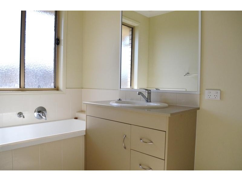 11 Lukin Court, Brassall QLD 4305