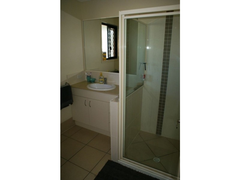24 Pencarrow Crescent, Raceview QLD 4305
