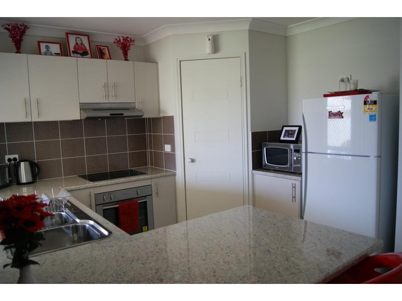 10 McInnes Street, Lowood QLD 4311