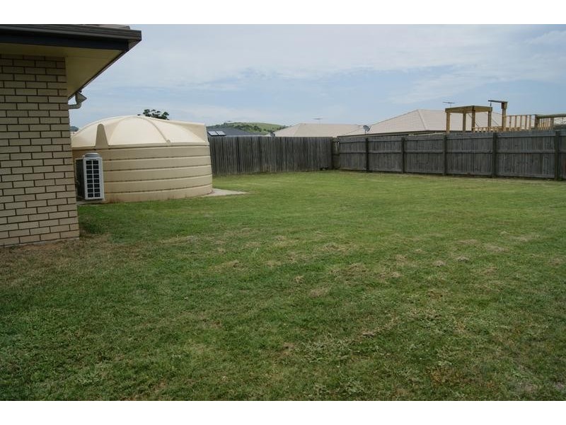 10 McInnes Street, Lowood QLD 4311