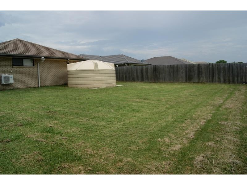 10 McInnes Street, Lowood QLD 4311