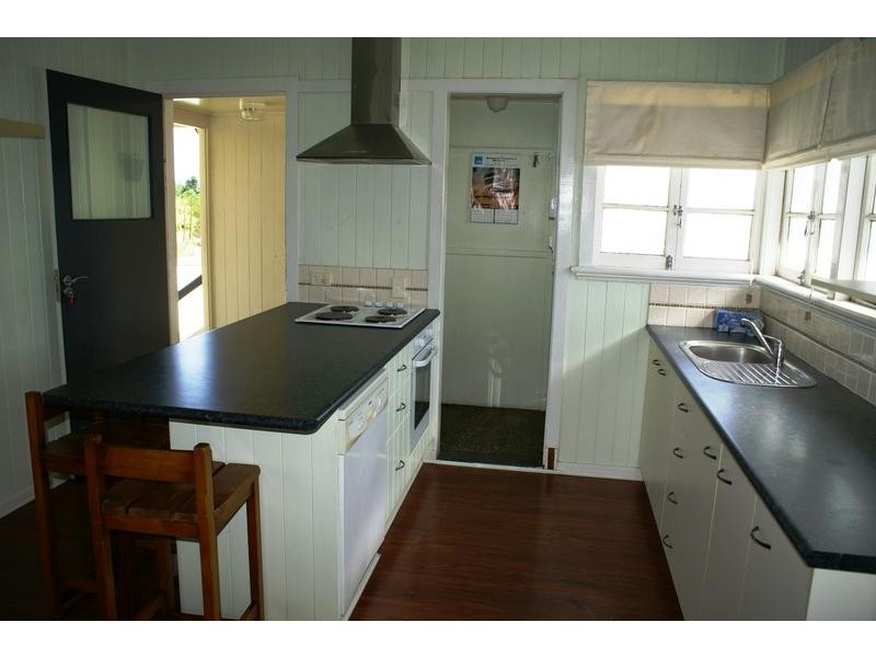 32 Wattle Street, North Booval QLD 4304