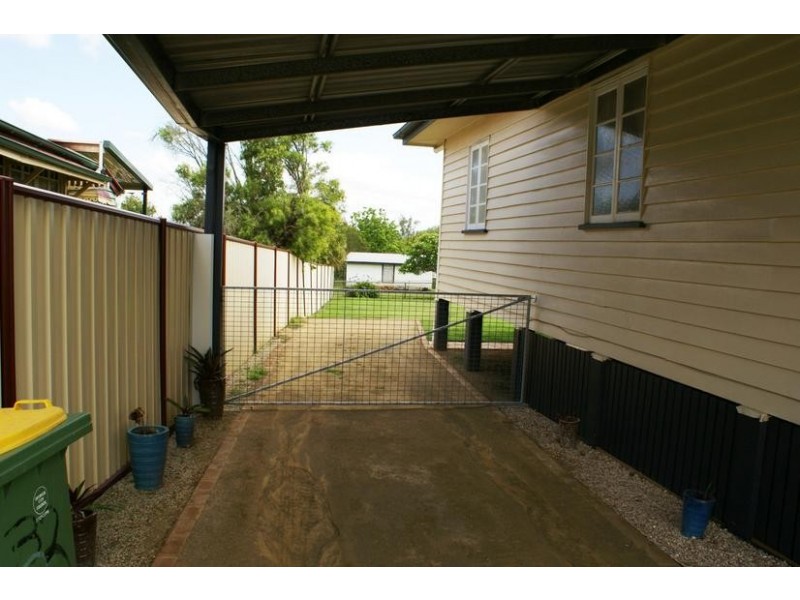 32 Wattle Street, North Booval QLD 4304