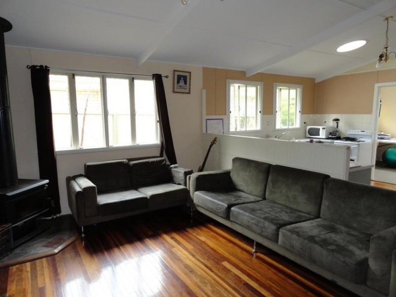17 Hayes Street, Raceview QLD 4305