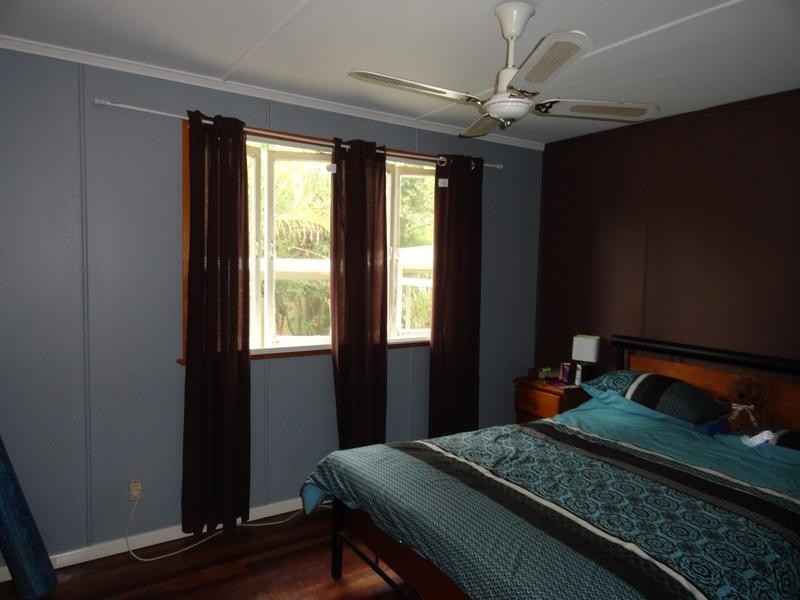 17 Hayes Street, Raceview QLD 4305