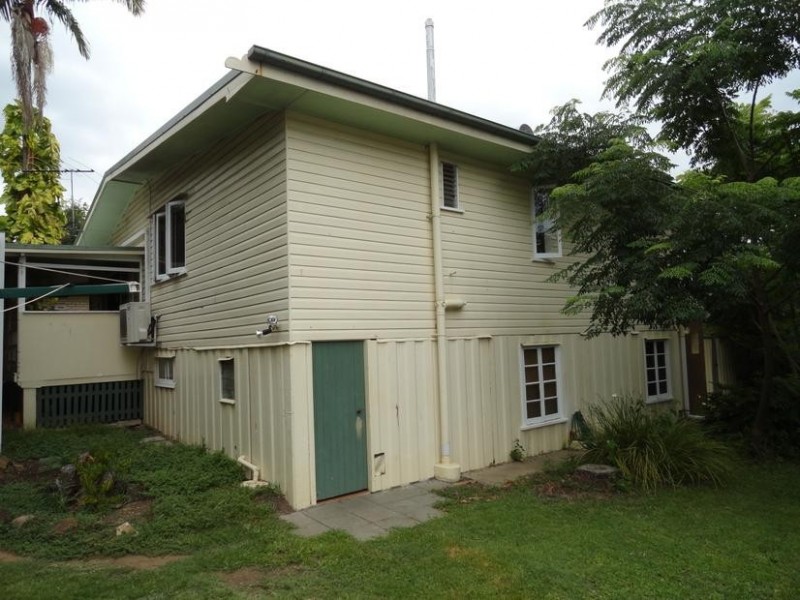 17 Hayes Street, Raceview QLD 4305