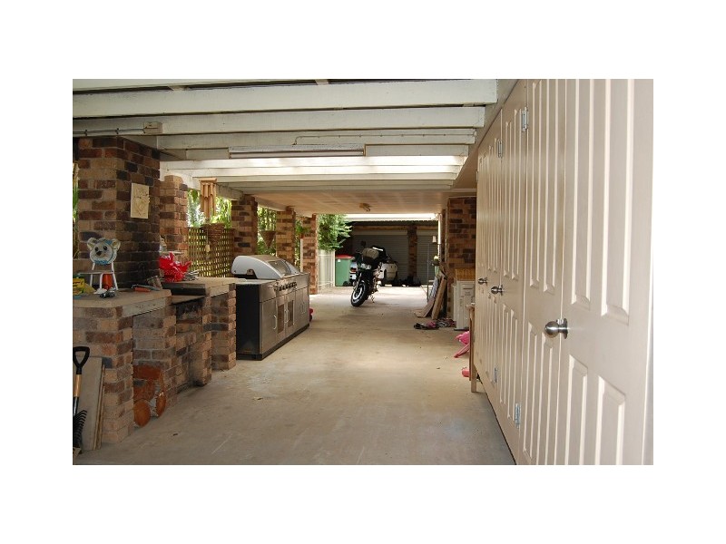 6 Clare Avenue, North Ipswich QLD 4305