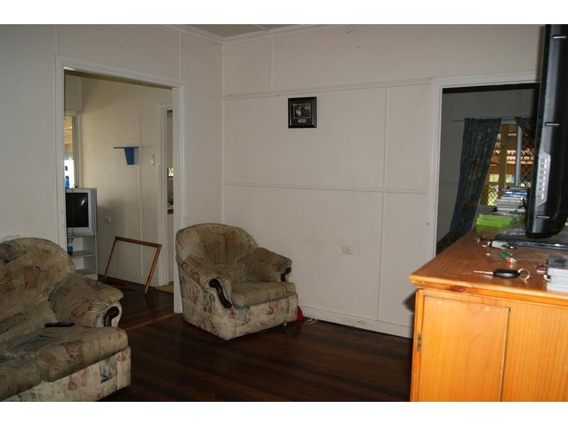 10 Shine Street, One Mile QLD 4305