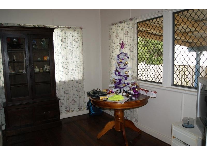 10 Shine Street, One Mile QLD 4305