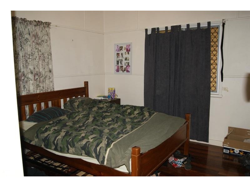 10 Shine Street, One Mile QLD 4305