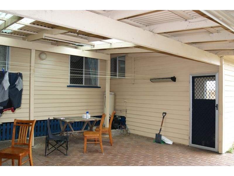 10 Shine Street, One Mile QLD 4305