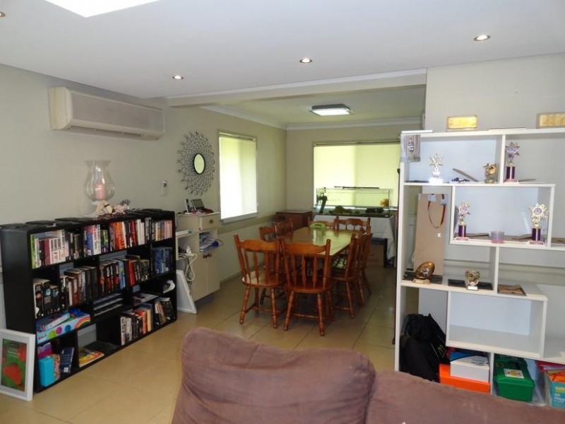 8 Slone Street, Riverview QLD 4303