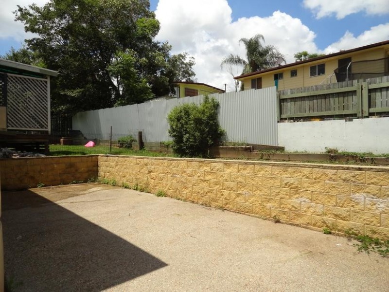 8 Slone Street, Riverview QLD 4303