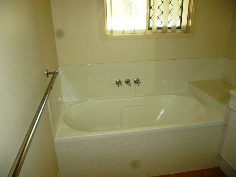 1/157a Pine Mountain Road, Brassall QLD 4305