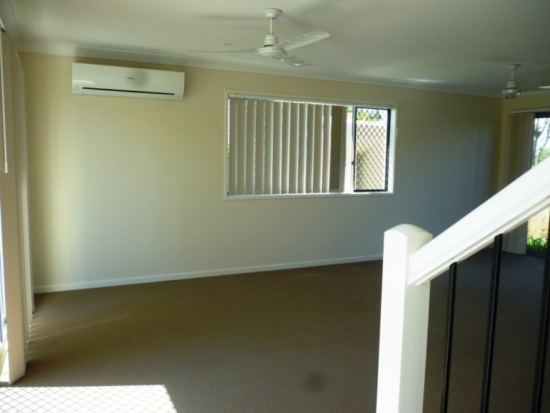 3/4 Gibbs Street, Churchill QLD 4305