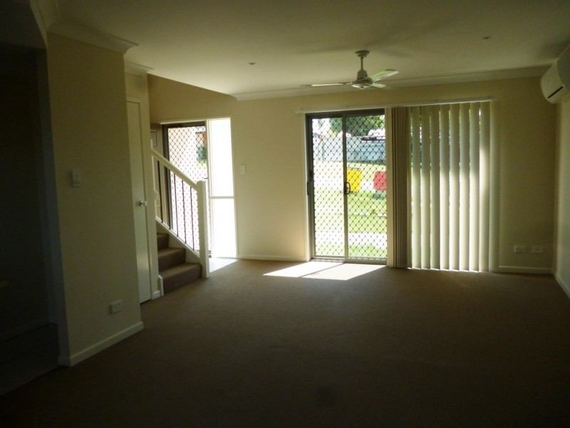 3/4 Gibbs Street, Churchill QLD 4305