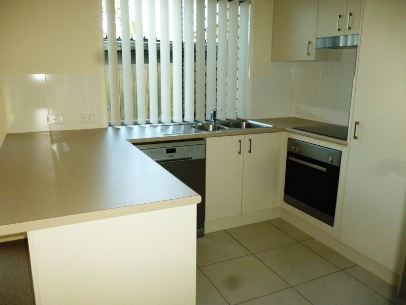 3/4 Gibbs Street, Churchill QLD 4305