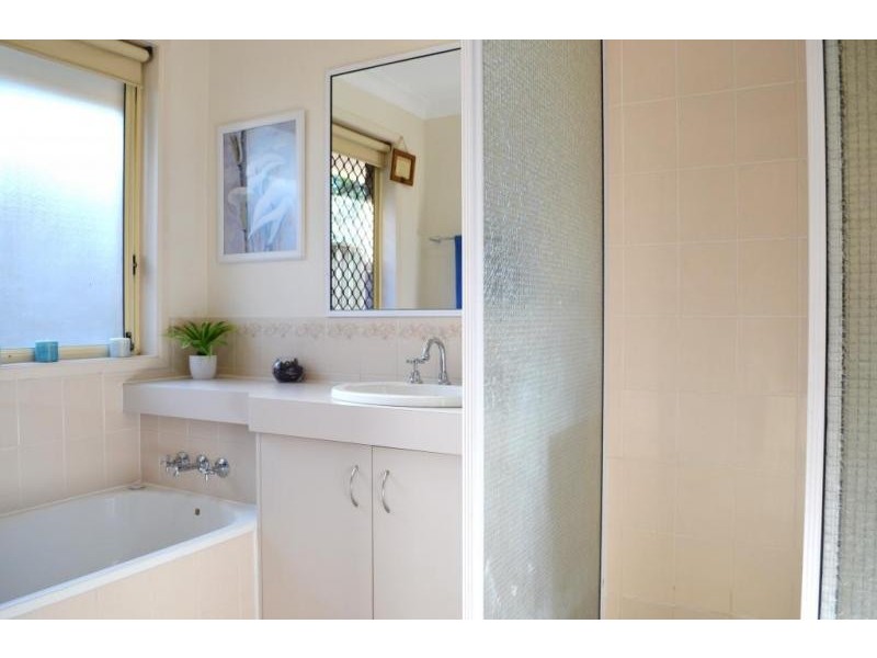 27 Edith Drive, North Ipswich QLD 4305