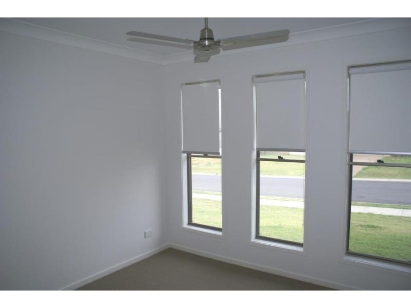 34 Peregrine Drive, Lowood QLD 4311