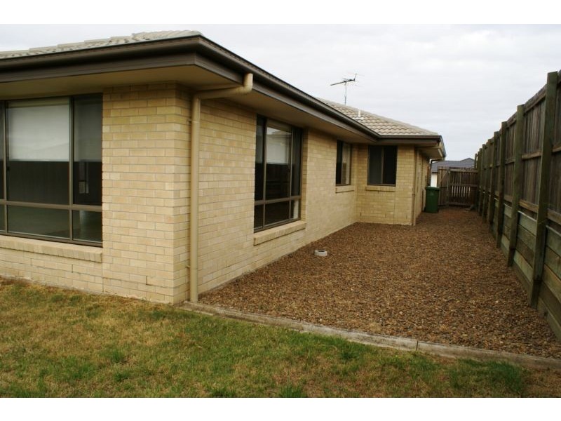 34 Peregrine Drive, Lowood QLD 4311