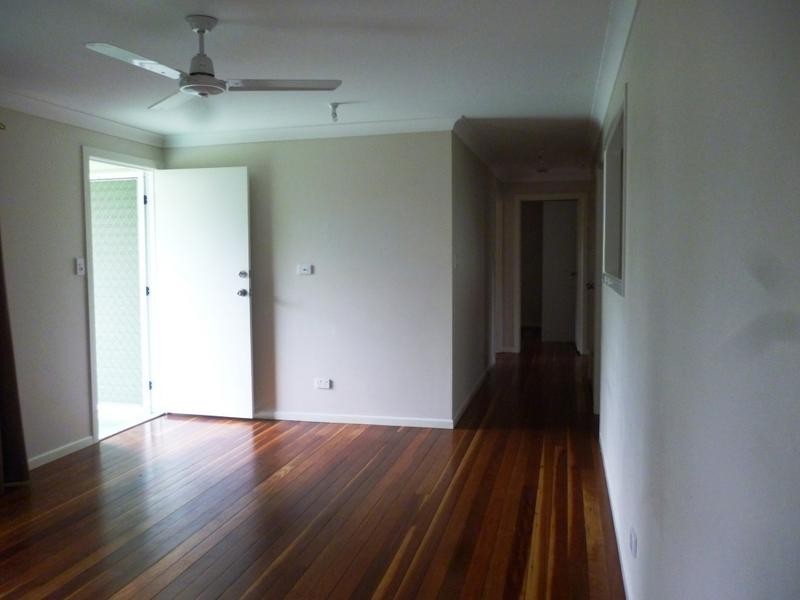 18 Gledson Street, North Booval QLD 4304