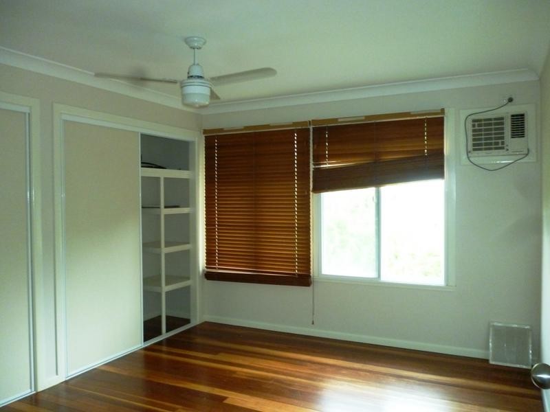 18 Gledson Street, North Booval QLD 4304