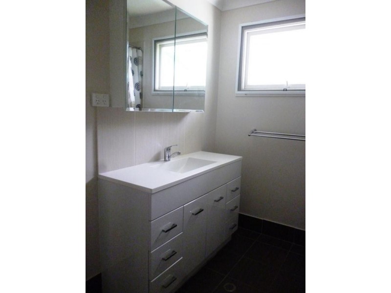 18 Gledson Street, North Booval QLD 4304