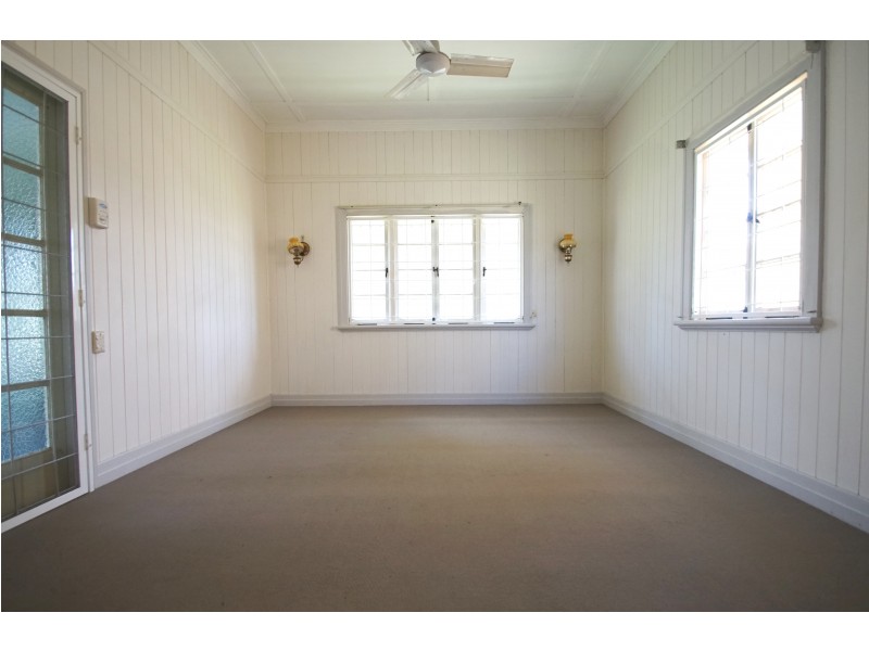 1a Moffatt Street, Ipswich QLD 4305