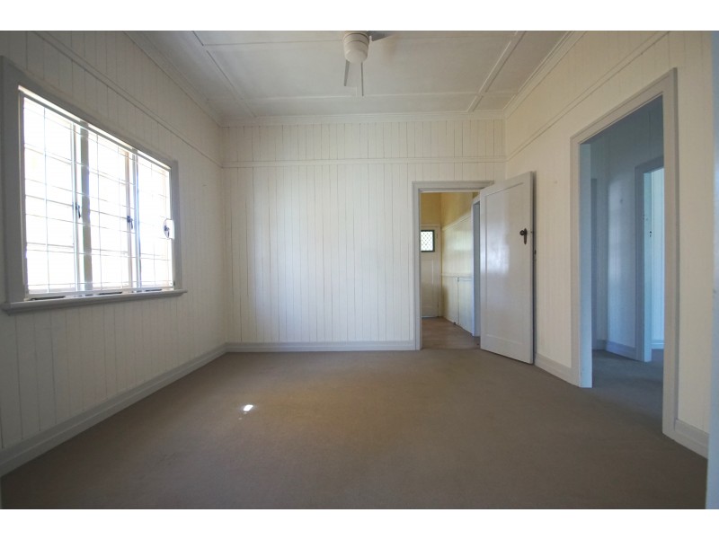 1a Moffatt Street, Ipswich QLD 4305