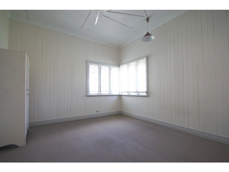 1a Moffatt Street, Ipswich QLD 4305