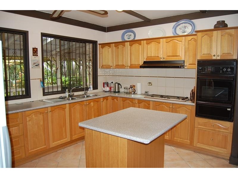 20 Islandview Street, Barellan Point QLD 4306