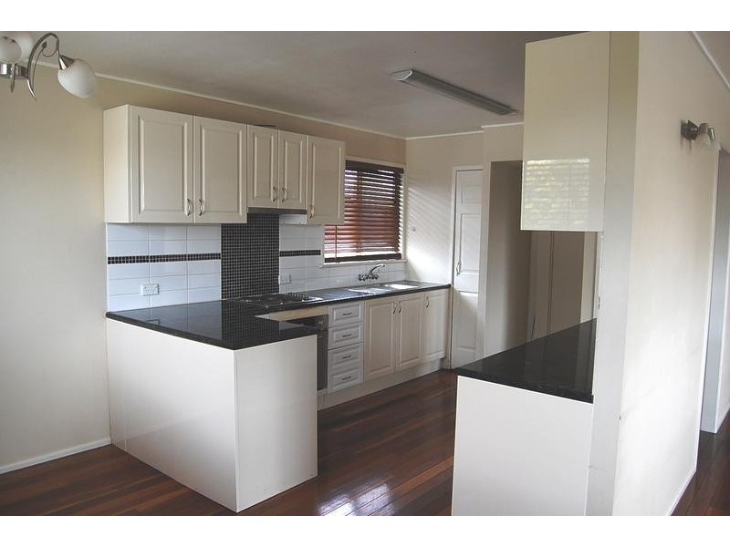 27 Trudy Street, Raceview QLD 4305