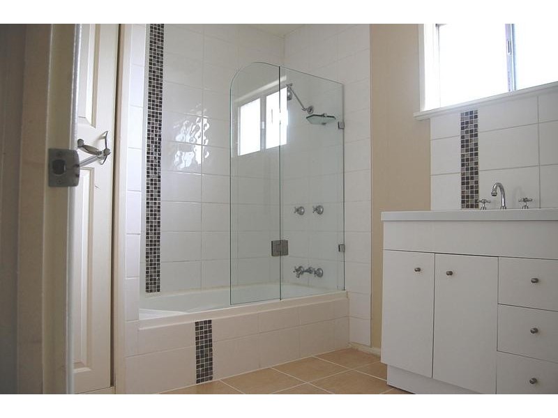 27 Trudy Street, Raceview QLD 4305