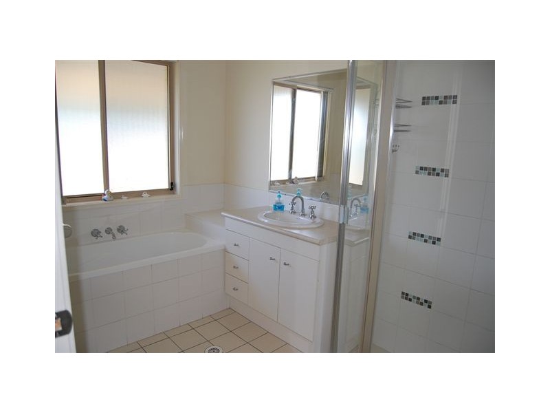 152 Edwards Street, Raceview QLD 4305