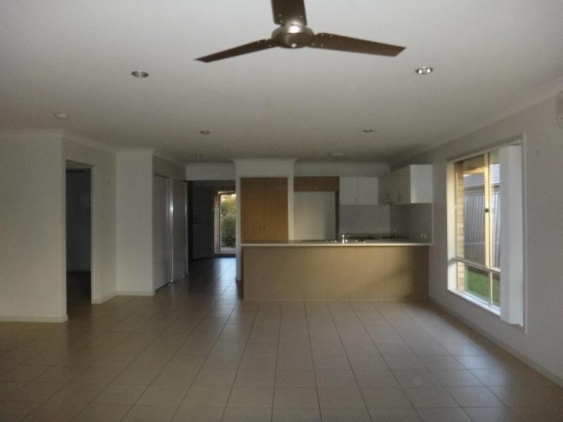 21 Scottsdale Street, Raceview QLD 4305