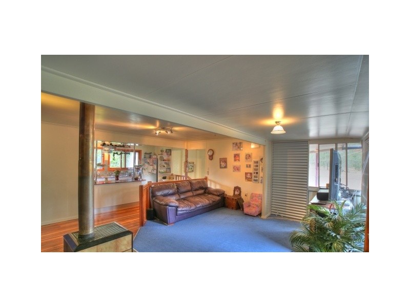 443 Brisbane Valley Highway, Pine Mountain QLD 4306