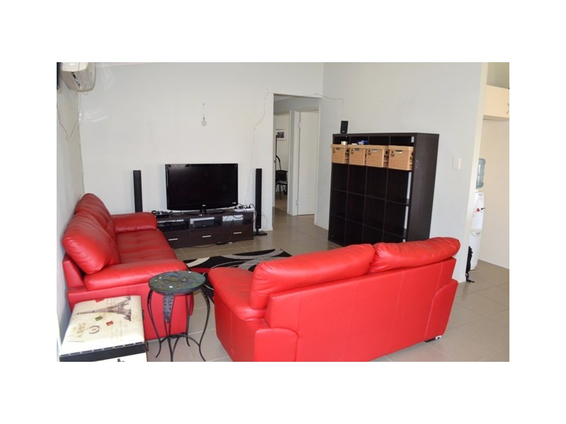 4 Dornoch Cres, Raceview QLD 4305