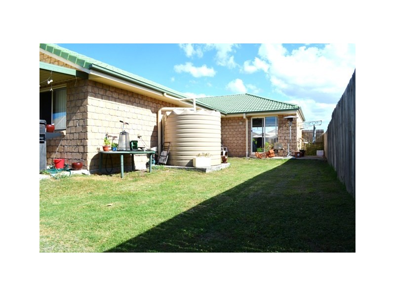 4 Dornoch Cres, Raceview QLD 4305