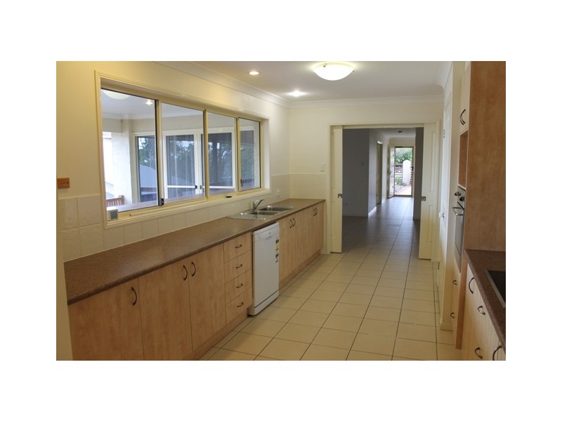 37 Highlands Terrace, Springfield Lakes QLD 4300