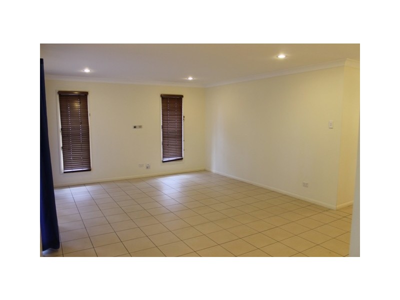 37 Highlands Terrace, Springfield Lakes QLD 4300