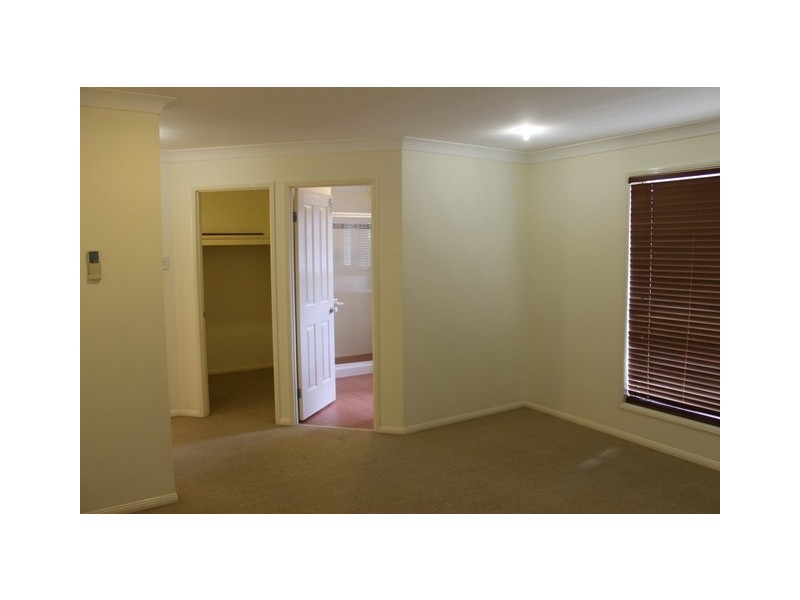 37 Highlands Terrace, Springfield Lakes QLD 4300
