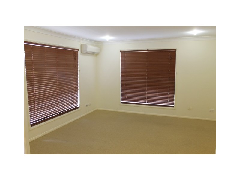 37 Highlands Terrace, Springfield Lakes QLD 4300