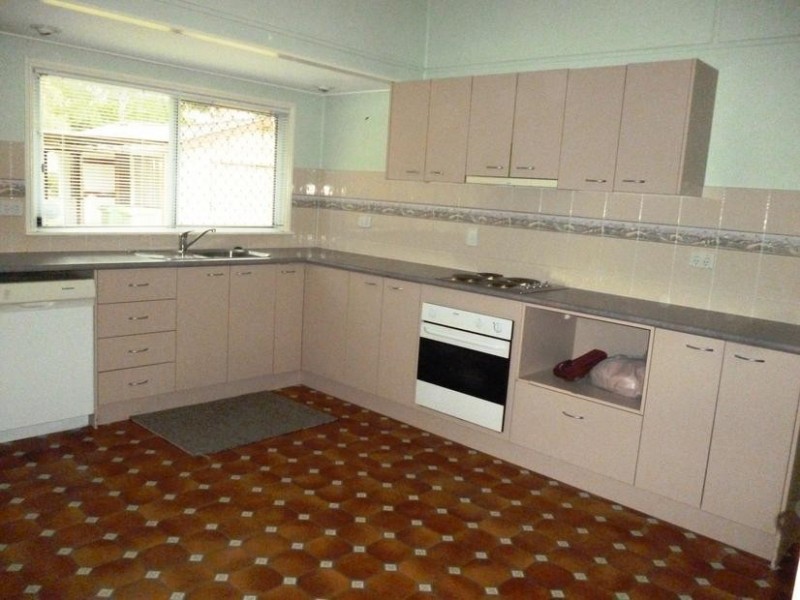 38a Clifton Street, Booval QLD 4304