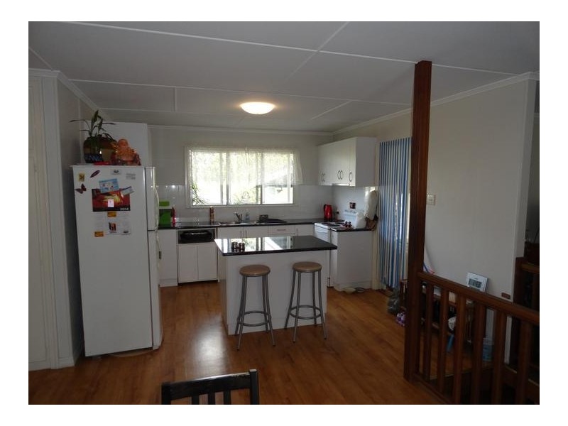7 Albert Street, North Ipswich QLD 4305