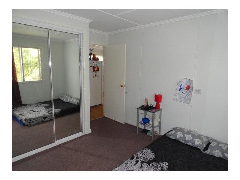 7 Albert Street, North Ipswich QLD 4305