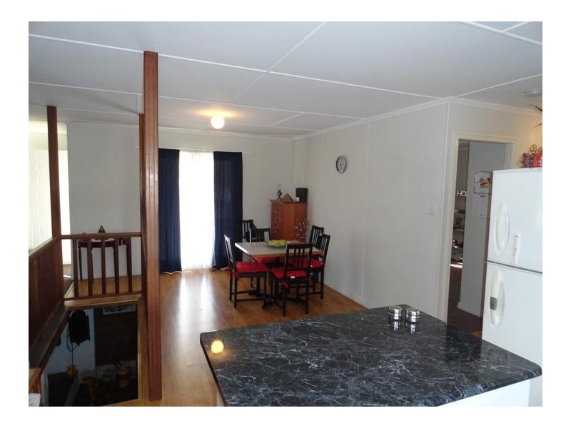 7 Albert Street, North Ipswich QLD 4305